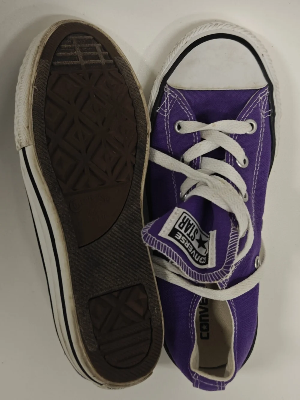 Converse Chuck Taylor All Star Low Electric Purple Youth Size 2 Sneakers Canvas